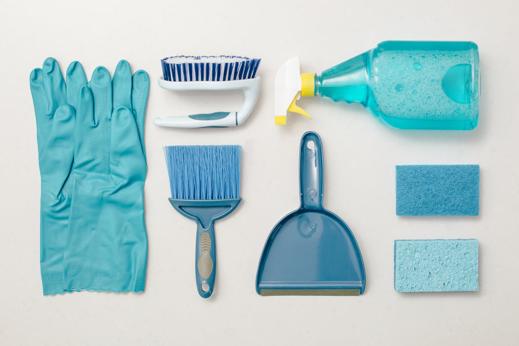 files/cleaning-blue-knolling-flatlay.jpg
