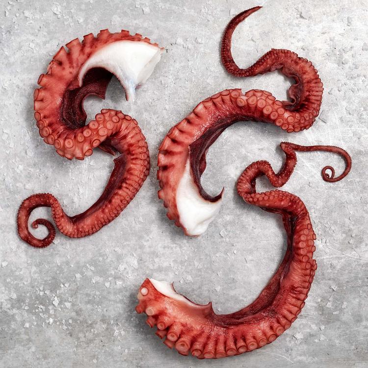 FULLY COOKED OCTOPUS TENTACLES (4PC)